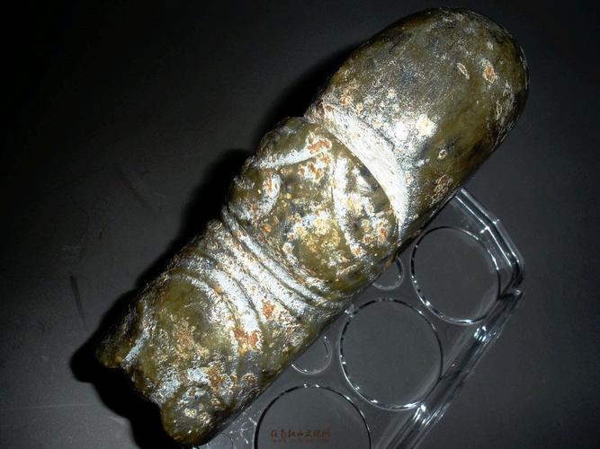 方寸之间见天穹 高150毫米宽110毫米玉猪龙的文化解读与鉴赏服务